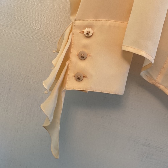 Escada Silk Cream Ruffle Sleeve Logo ButtonDown Shirt NeverUsed - Picture 2 of 16